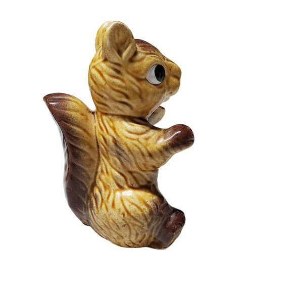 Vintage Squirrel Hugging Acorn Nut Salt and Pepper Shakers Decor Made in Japan - Picture 12 of 15